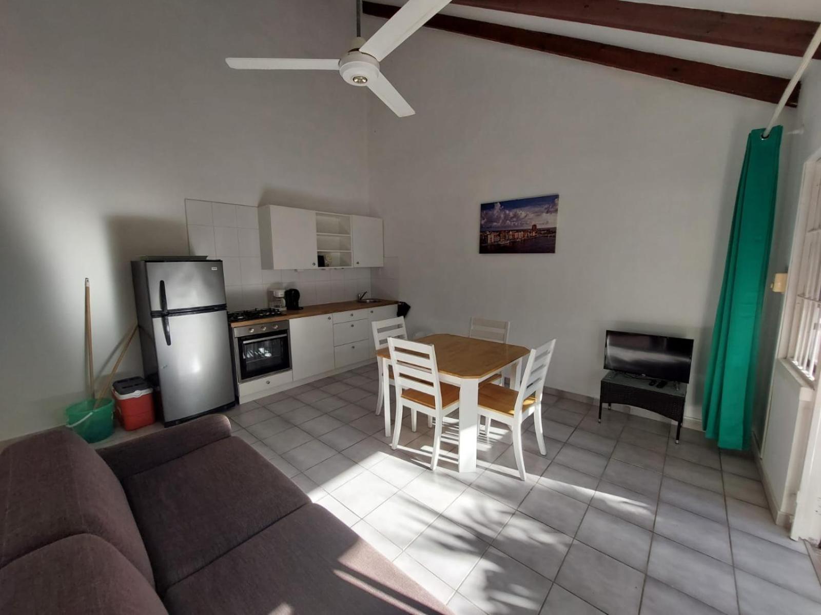 Kas Di Ala Apartments Вилемстад Екстериор снимка