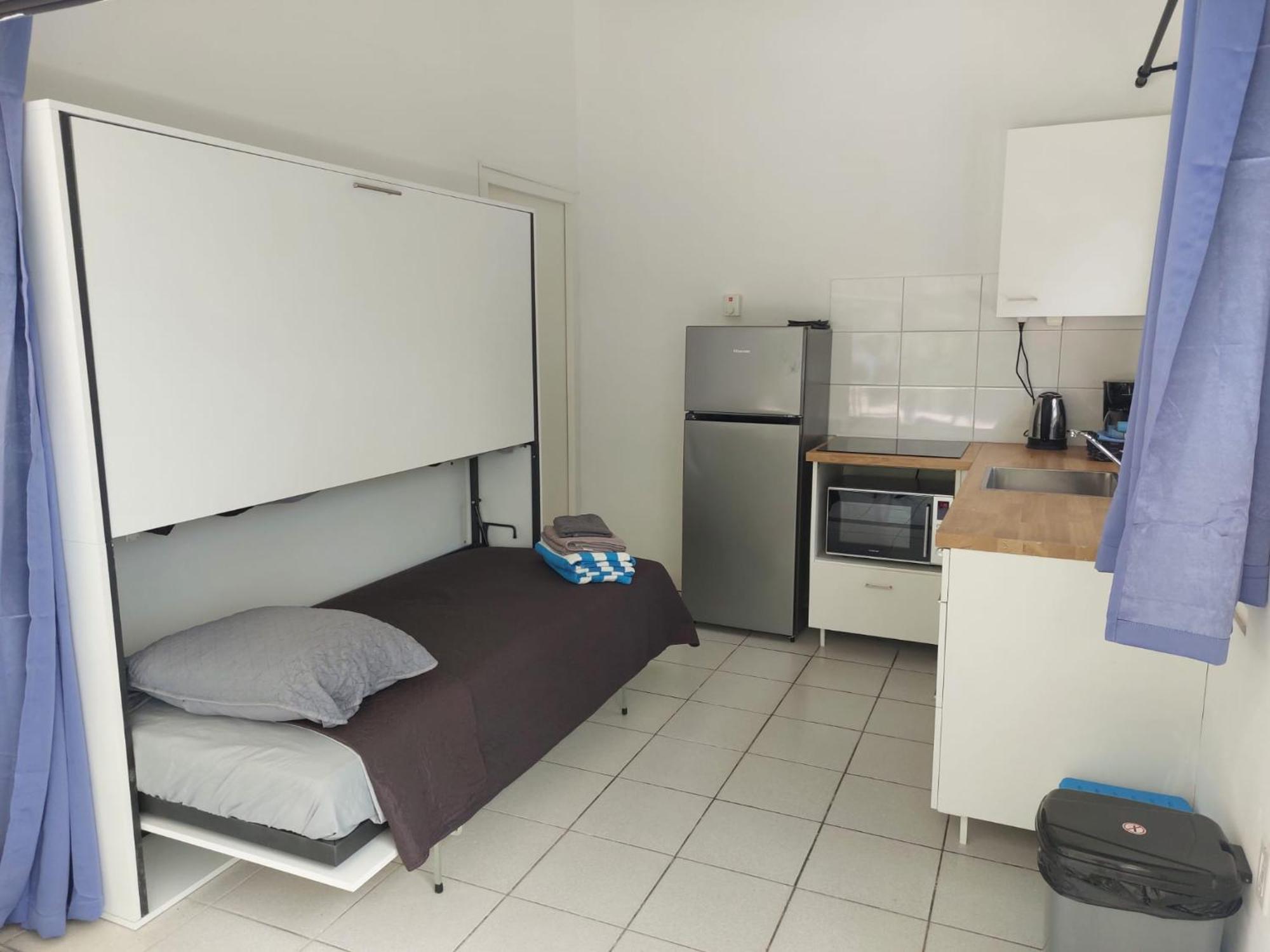Kas Di Ala Apartments Вилемстад Екстериор снимка